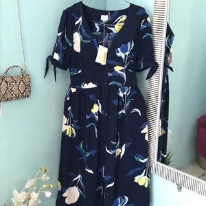 NWT Navy blue floral dress size S